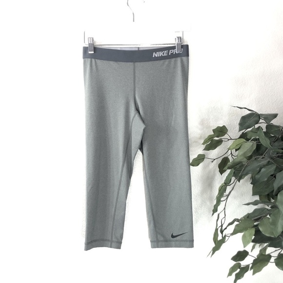 Nike Pro Grey Cropped Leggings - Picture 1 of 5